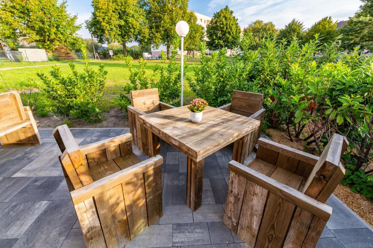 Hotel Und Restaurant "Zur Zwiebel" Peenemunde Bagian luar foto