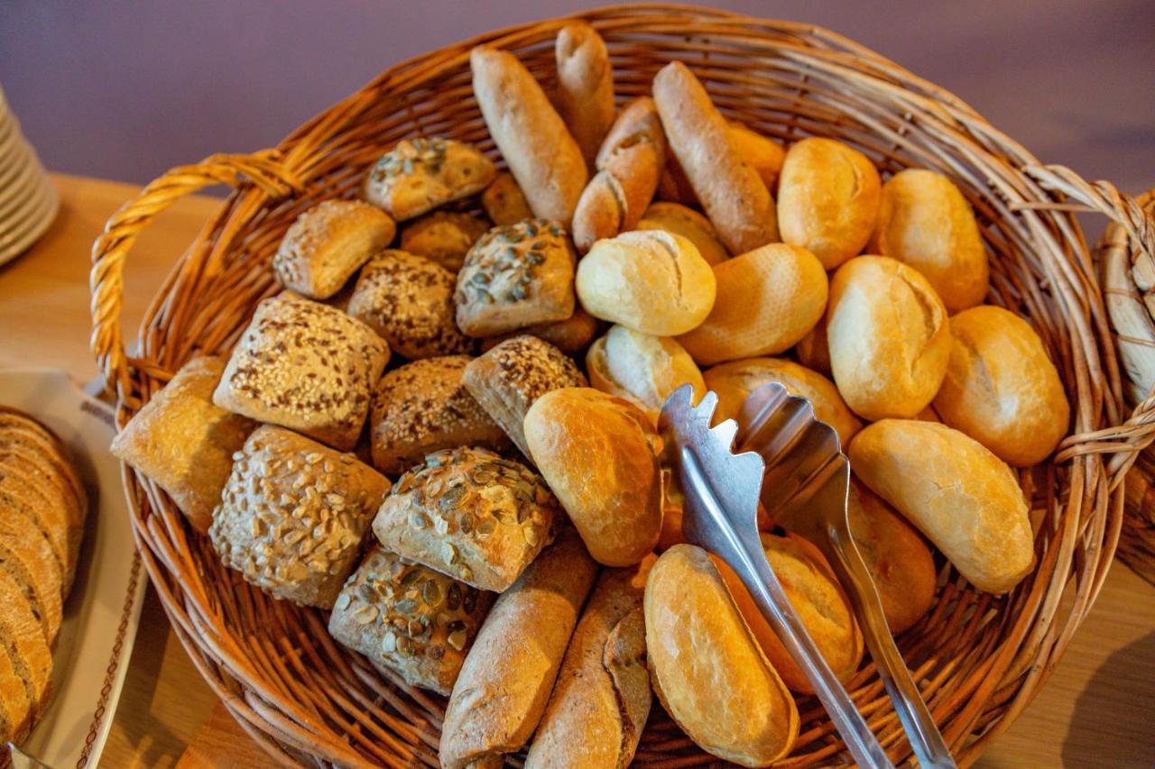 Hotel Und Restaurant "Zur Zwiebel" Peenemunde Bagian luar foto