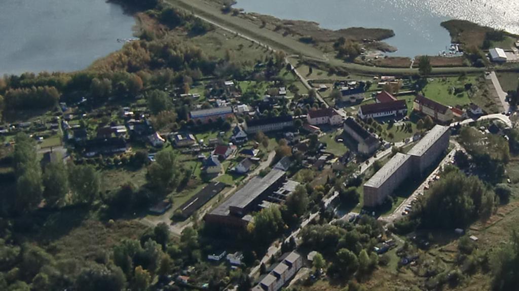 Hotel Und Restaurant "Zur Zwiebel" Peenemunde Bagian luar foto