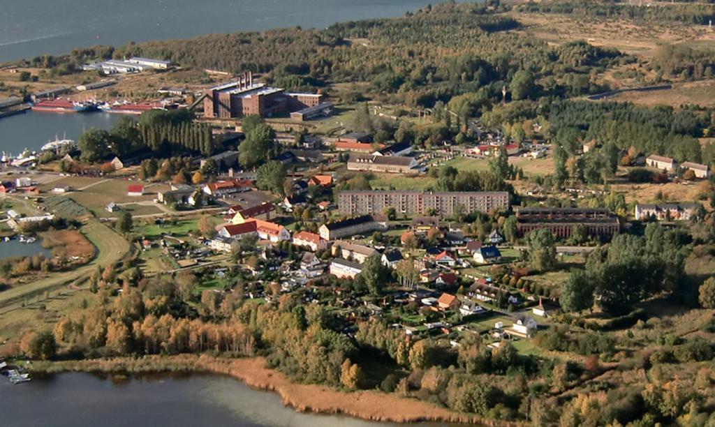 Hotel Und Restaurant "Zur Zwiebel" Peenemunde Bagian luar foto